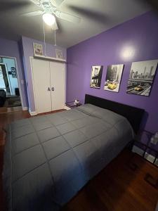 En eller flere senge i et værelse på Woodside room