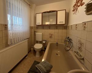 Et badeværelse på Zur Mühle + 15 billeder