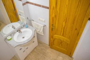 Vonios kambarys apgyvendinimo įstaigoje Apartamentos La Muela - Chulilla