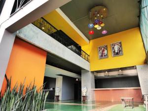 Hồ bơi trong/gần B2 Chiang Rai Phahonyothin Boutique & Budget Hotel