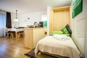 Kuchyňa alebo kuchynka v ubytovaní Gästehaus Waldrand Garni