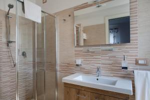 Ένα μπάνιο στο B&B A due Passi dal Mare