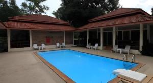 Hồ bơi trong/gần Chaya Resort