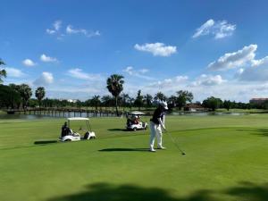 Golf v hotelu nebo okolí