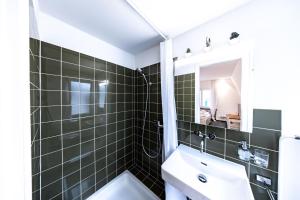 Et badeværelse på Max Apartments + 24 billeder