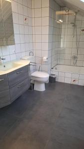 Phòng tắm tại Ferienwohnung Fliehr