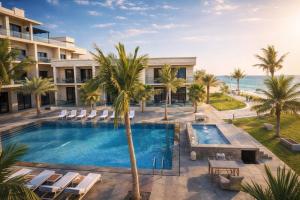 Hồ bơi trong/gần Dhabab Bay Resort