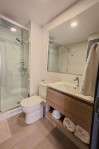 Phòng tắm tại Elegancia Moderna en Altura