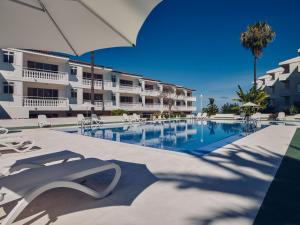 Bazén v ubytovaní Route Active Hotel alebo v jeho blízkosti