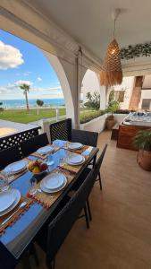 Et opholdsområde på La Belle Vue - Nouveau - Jacuzzi SPA Privé & Chauffé