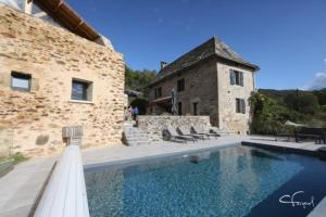 Hồ bơi trong/gần Aubié superbe propriété pour 20 avec piscine