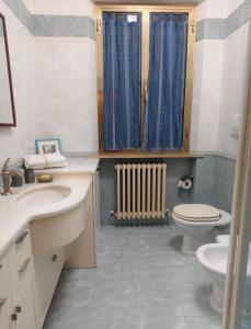 Et badeværelse på AR Lodge