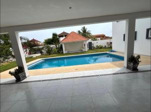 Hồ bơi trong/gần Studio +4 ảnh