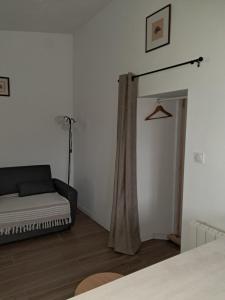 En eller flere senge i et værelse på l'annexe