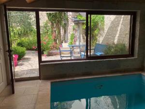 Swimmingpoolen hos eller tæt på L'Atelier K - Lofts à louer à Blois - Chambord