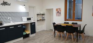 Køkken eller tekøkken på T2 + terrasse - Au cœur de tout