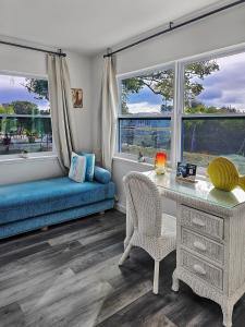 Et opholdsområde på Dockside Delight Waterfront Gulf Access 4 mins to Beach