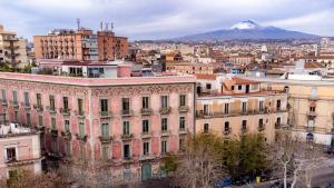 En generel udsigt til bjerge eller udsigt til bjerge taget fra bed and breakfast-stedet + 56 billeder