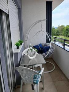 En balkon eller terrasse på GREEN HILL Lux Apartments