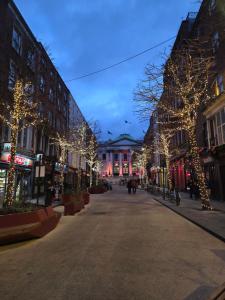 Nabolaget omkring lejligheden eller i nærheden