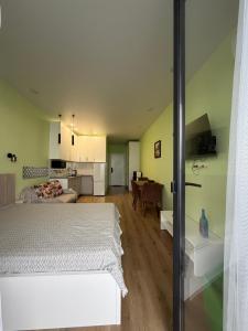 Nhà bếp/bếp nhỏ tại Bamboo Beach Tsikhisdziri