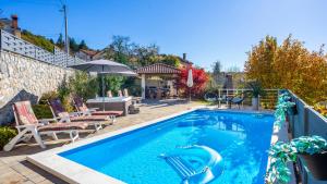 Hồ bơi trong/gần Villa Lemily with private pool by Villas Guide