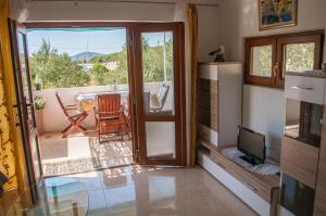Gallery image of Hvar-Pakleni islands- isolated Robinson House Moj Mir in Hvar