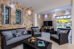 Et tv og/eller underholdning på Villa Aggeliki + 135 billeder