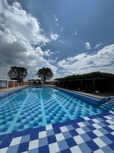 Hồ bơi trong/gần Paisaje natural padel