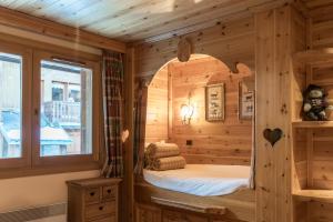 Et badeværelse på Chalet La Grande Ourse Meribel - 175m2 apartment almost ski-in ski-out + 35 billeder