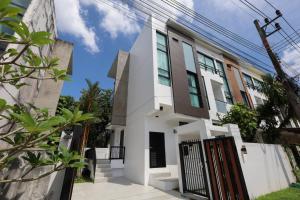 Bygningen som villaen ligger i