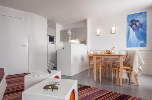 Kuchyň nebo kuchyňský kout v ubytování Residence Antares - maeva Home