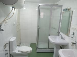 Et badeværelse på Snow Leopard Lodge + 45 billeder