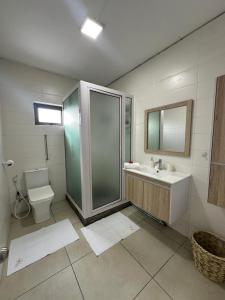 Et badeværelse på Green Village Duplex + 12 billeder