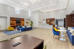 Et opholdsområde på Comfort Suites Central Valley - Woodbury