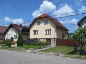 Budova, v ktorej sa apartmán nachádza + 15 fotografií