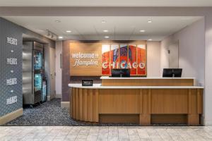 a welcoming lobby of a welcome hampton inn chicago at Hampton Inn Majestic Chicago Theatre District in Chicago
