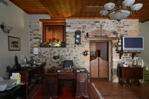 TV/trung tâm giải trí tại Polyxenia Hotel