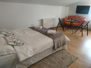 En eller flere senge i et værelse på Casa Selera - Rasnov Central - Aproape de Dino Park, Bran, Brasov