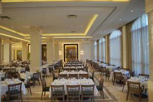 Restaurace v ubytování Charmillion Gardens Aquapark