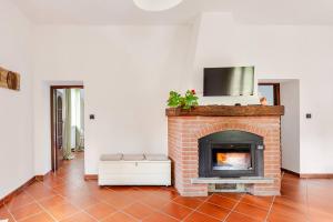 Et tv og/eller underholdning på Casa Parco Trebbia, 15 min GrazzanoBobbio, 1h MI