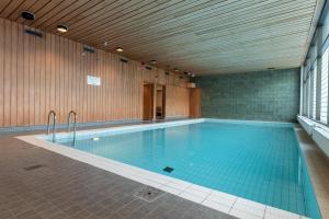 Swimmingpoolen hos eller tæt på Scandic Kemi