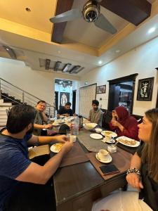 Gæster der bor på Margalla Hills Residency Islamabad