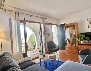 Khu vực ghế ngồi tại Costa Arenal 43