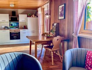 Kuchyň nebo kuchyňský kout v ubytování Einfach bei uns + 29 fotografií