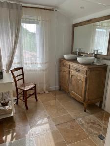 Billede fra billedgalleriet på Les Chantours, Domaine naturel arboré et fleuri de15 hectares i Saint-Antoine-Cumond + 70 billeder