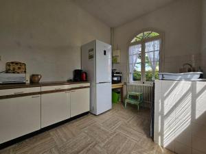 Nhà bếp/bếp nhỏ tại Maison Vendéenne à 250m de la plage, 6 pers., animaux sur demande - FR-1-476-52