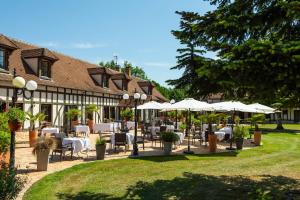 Vườn quanh L'Orée des Chênes, The Originals Relais