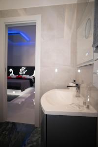 Et badeværelse på SN Luxury Room & Spa + 35 billeder