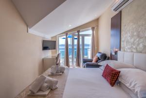 En eller flere senge i et værelse på Villa Višnja Prestige + 130 billeder